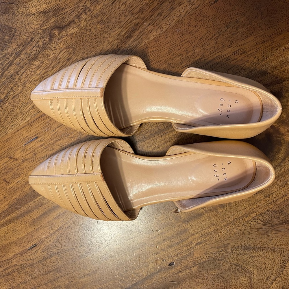 A New Day Nude Flats, size 8